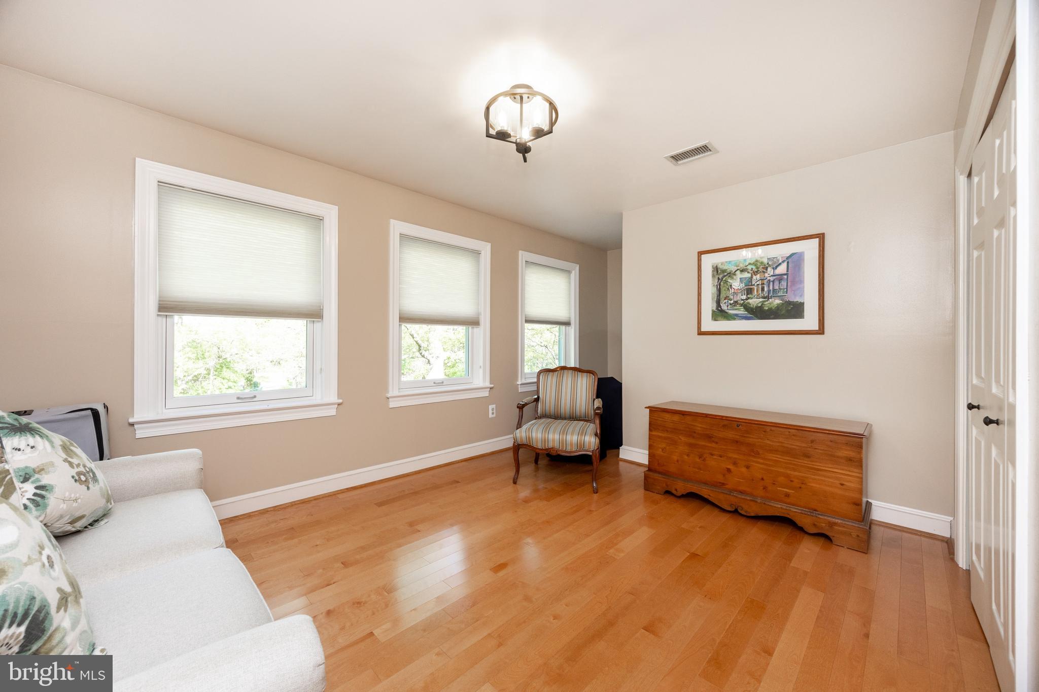 ROSEDALE - Residential