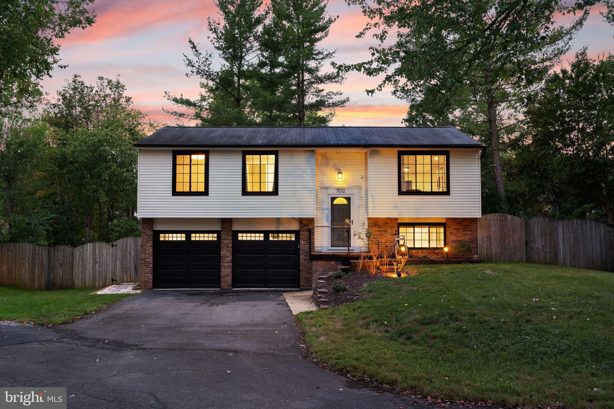 STONEYBROOKE - Residential