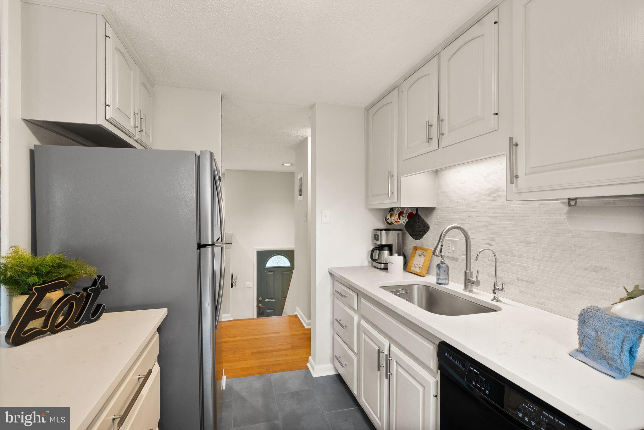 STONEYBROOKE - Residential