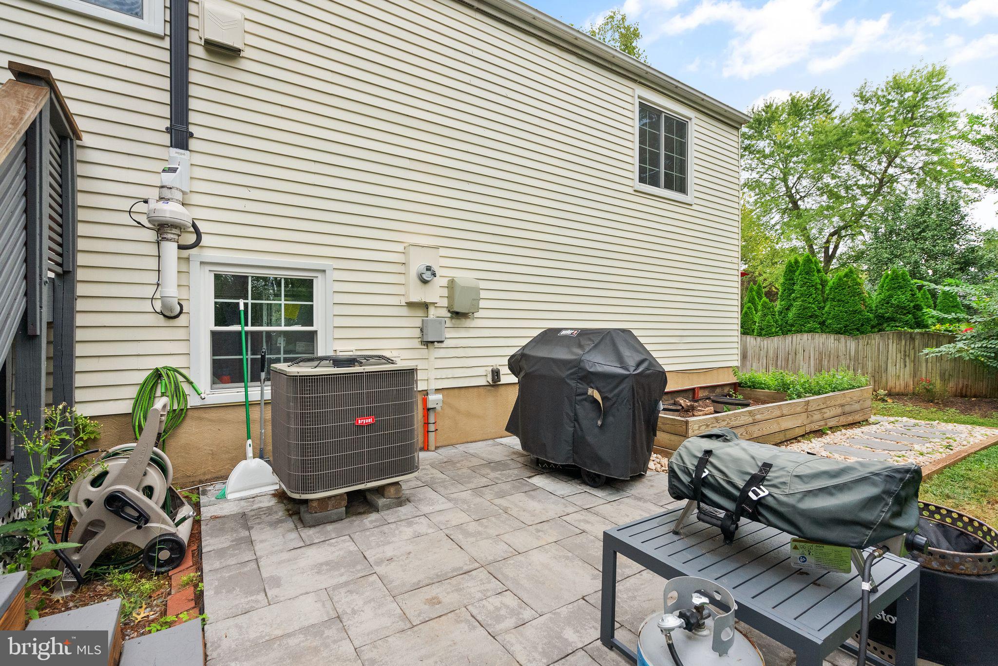 STONEYBROOKE - Residential