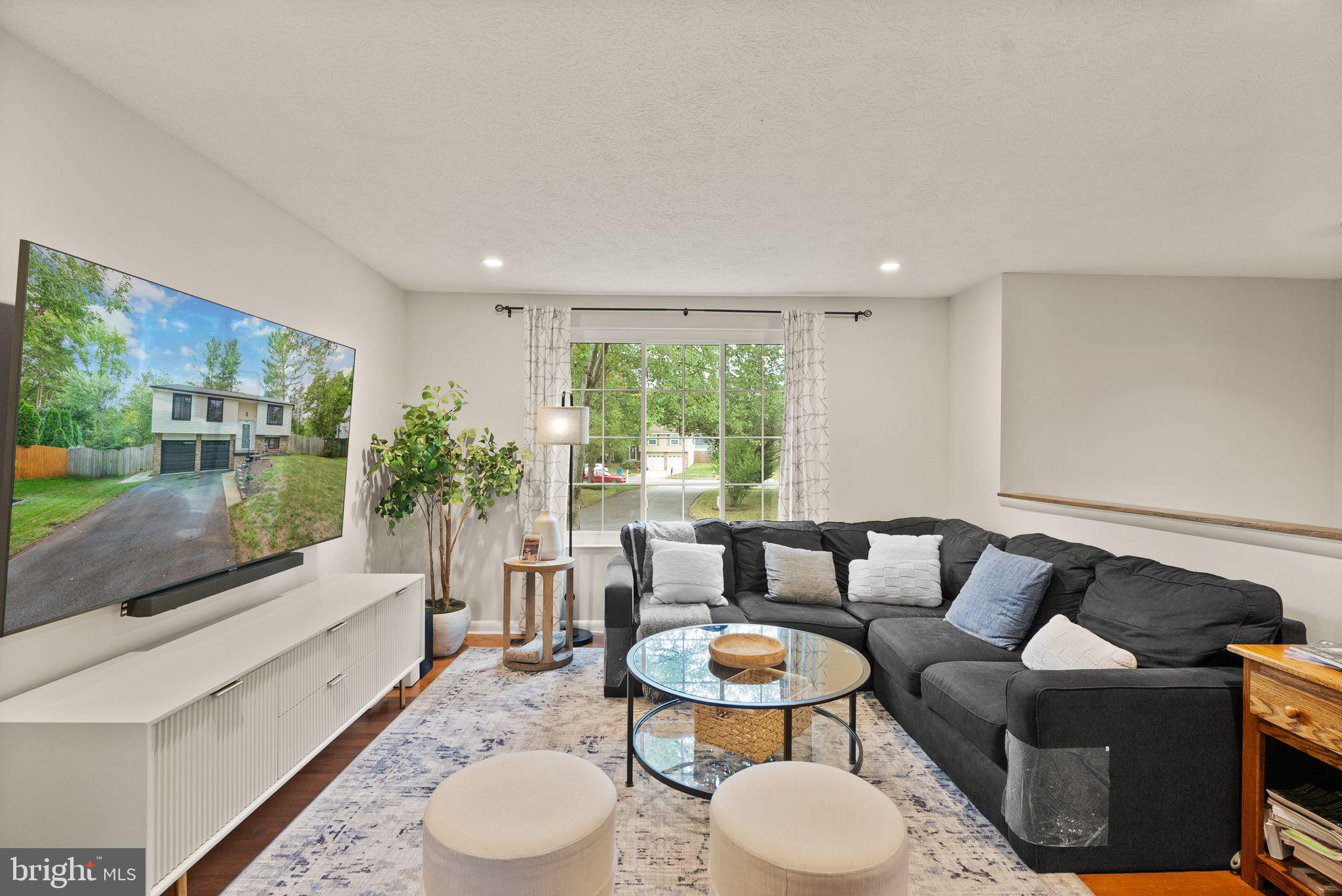 STONEYBROOKE - Residential