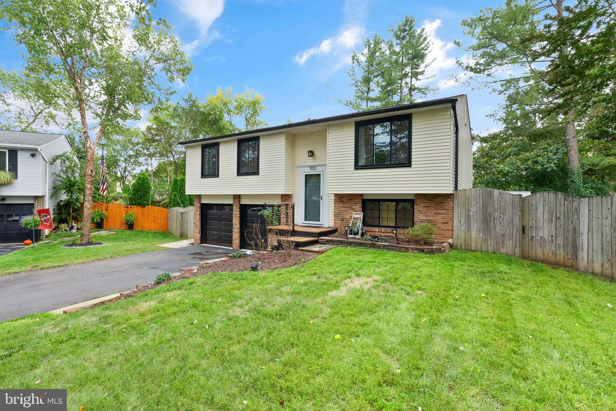 STONEYBROOKE - Residential