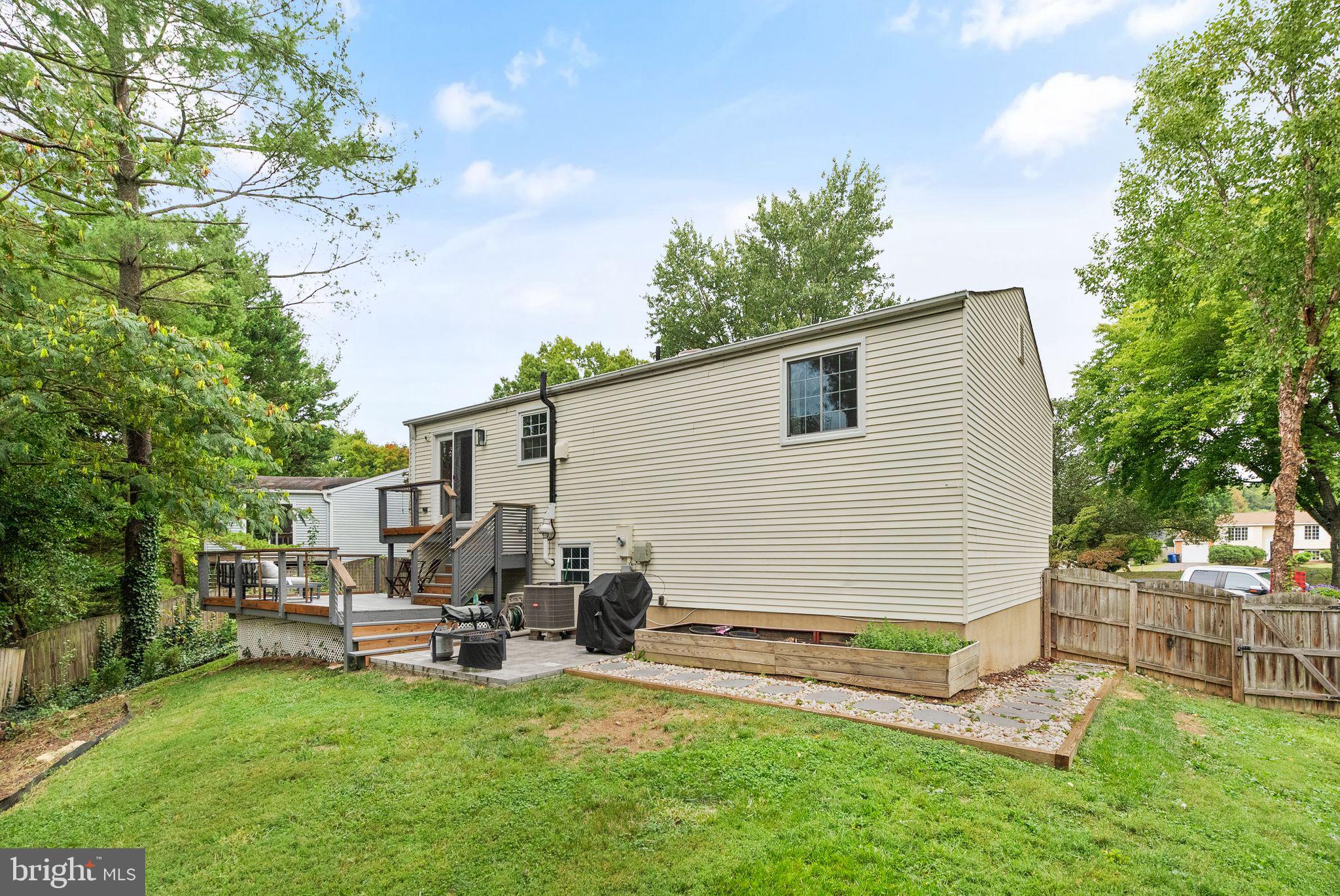 STONEYBROOKE - Residential