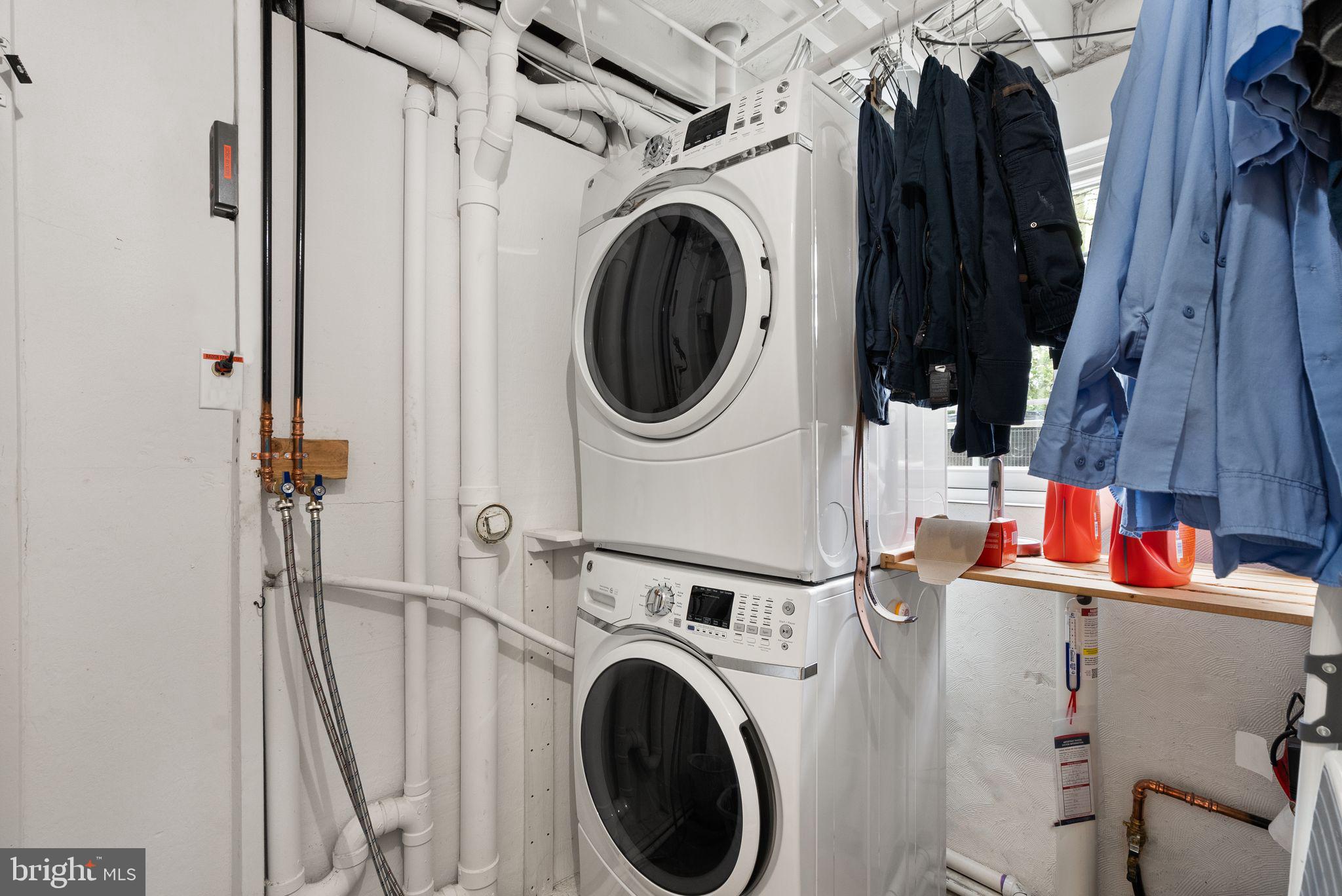 STONEYBROOKE - Residential