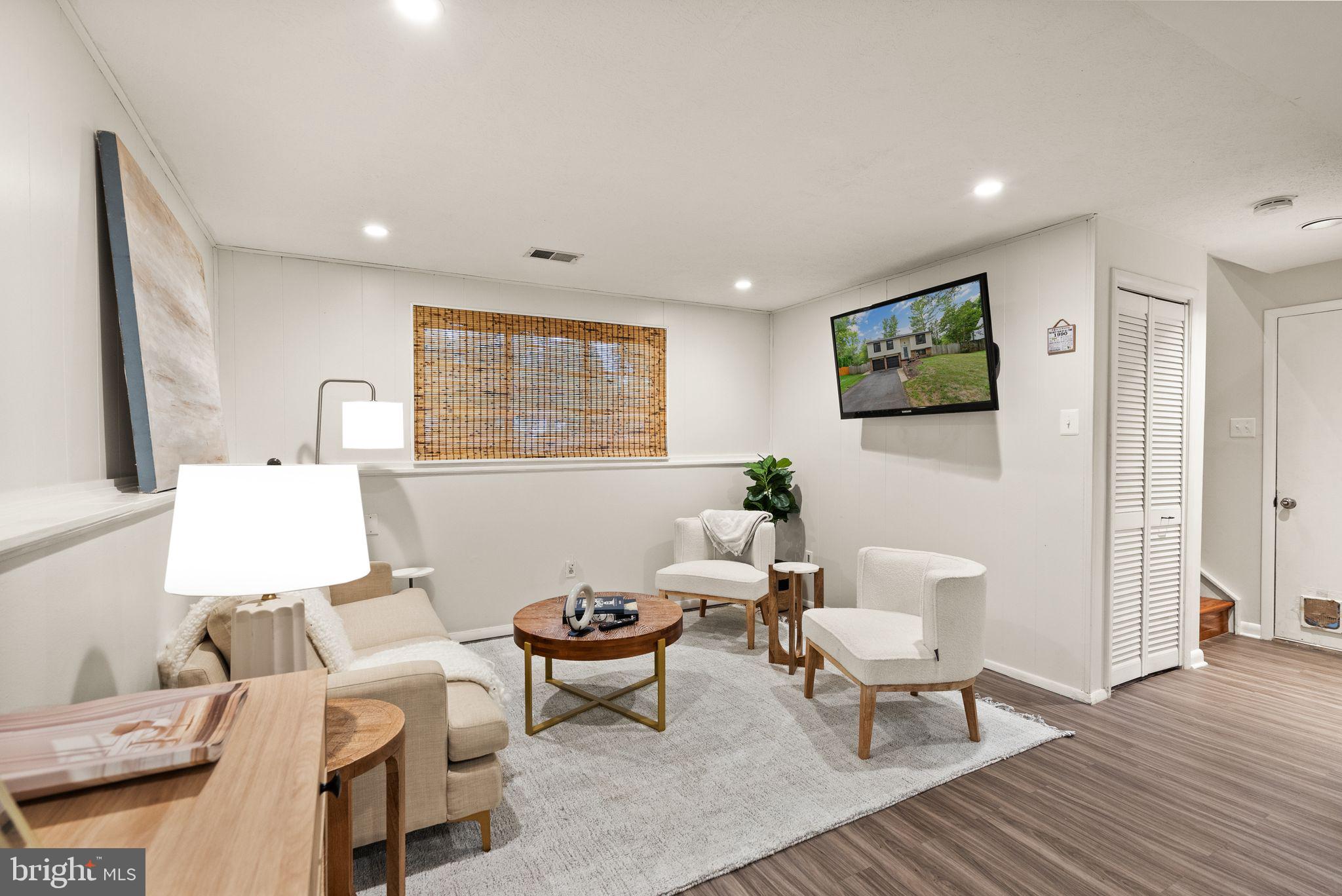 STONEYBROOKE - Residential