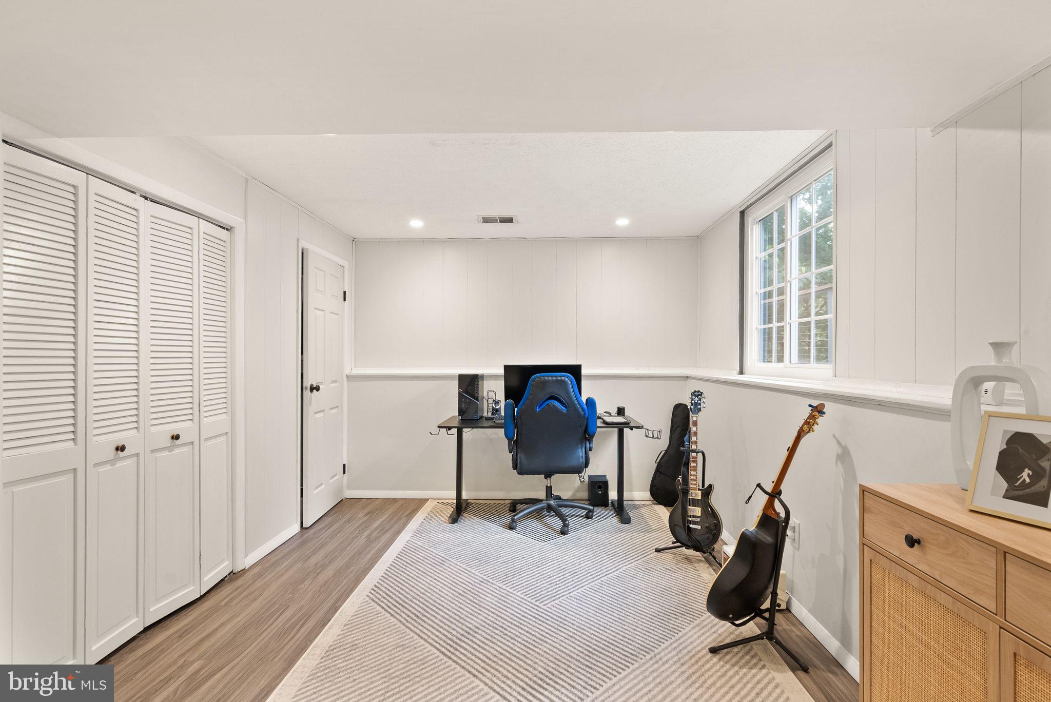 STONEYBROOKE - Residential