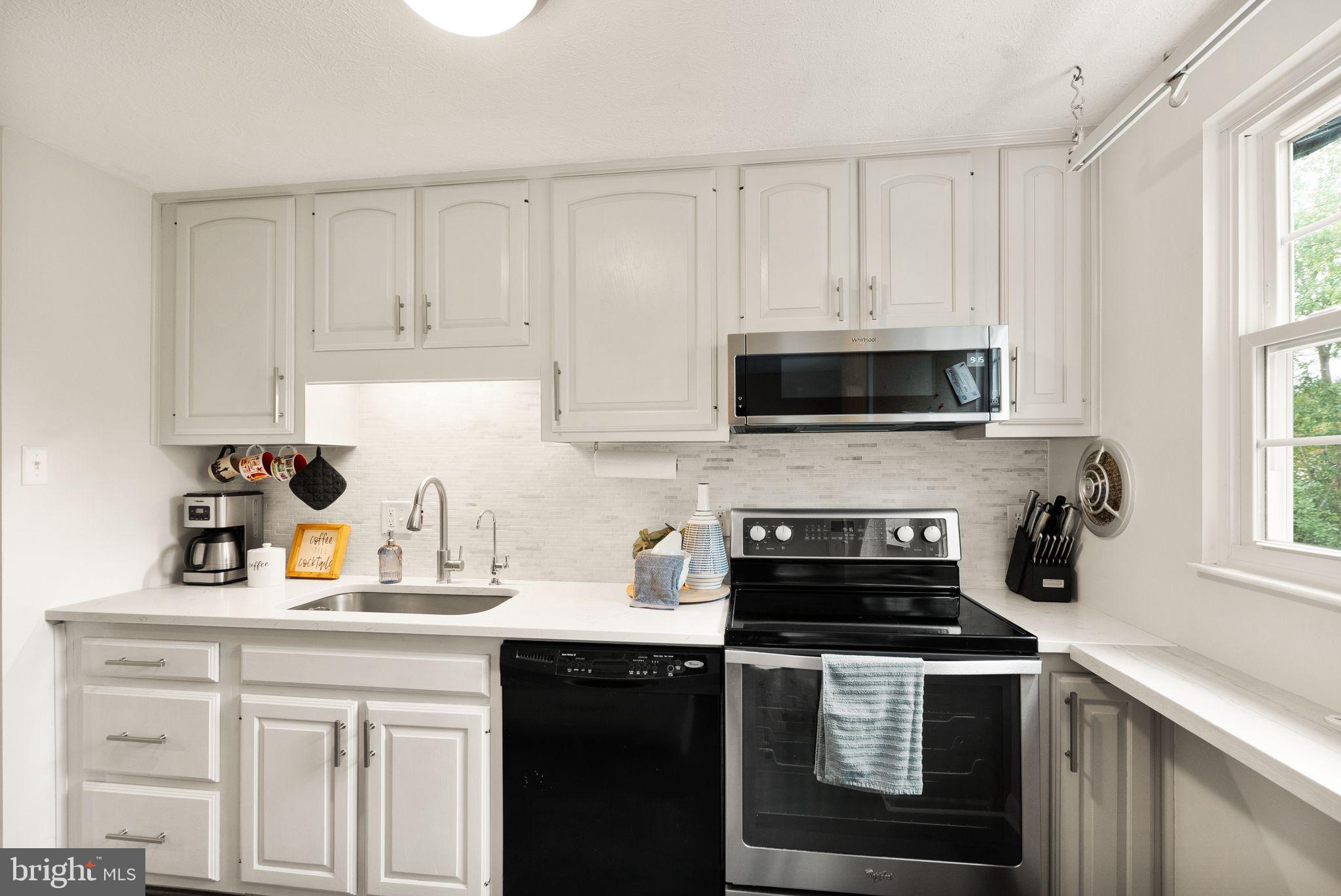 STONEYBROOKE - Residential