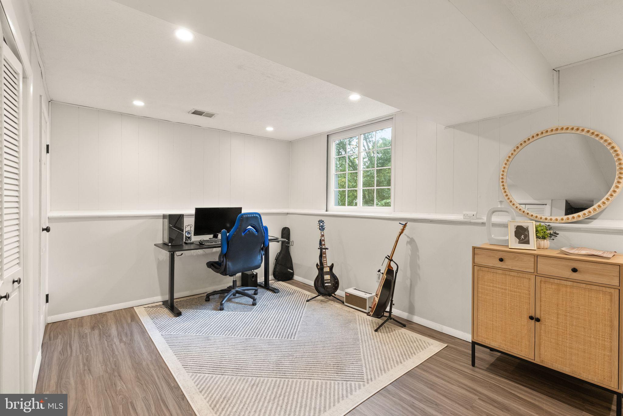 STONEYBROOKE - Residential