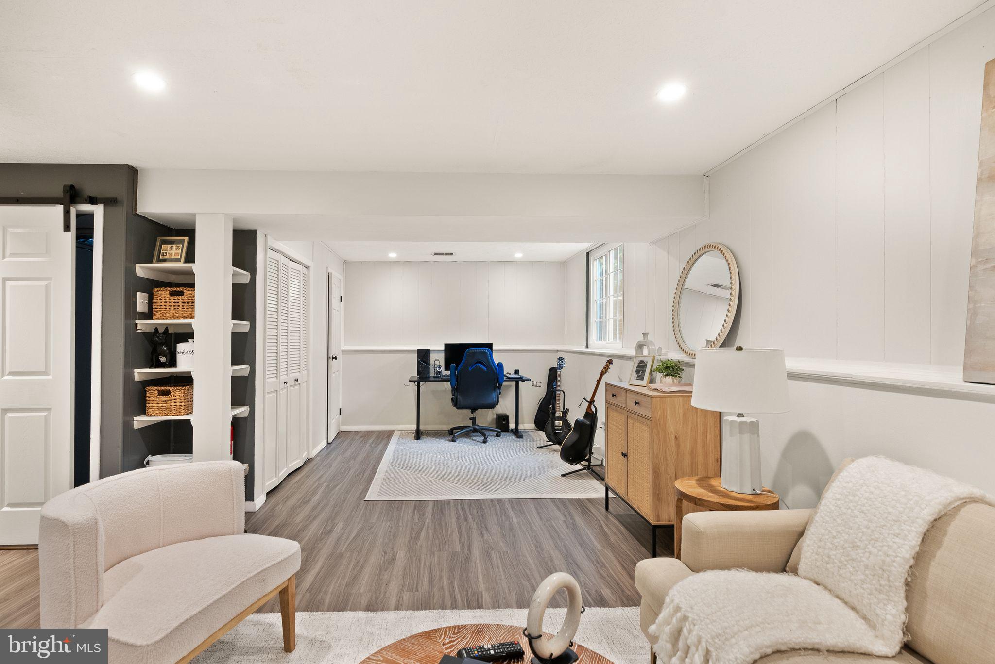 STONEYBROOKE - Residential