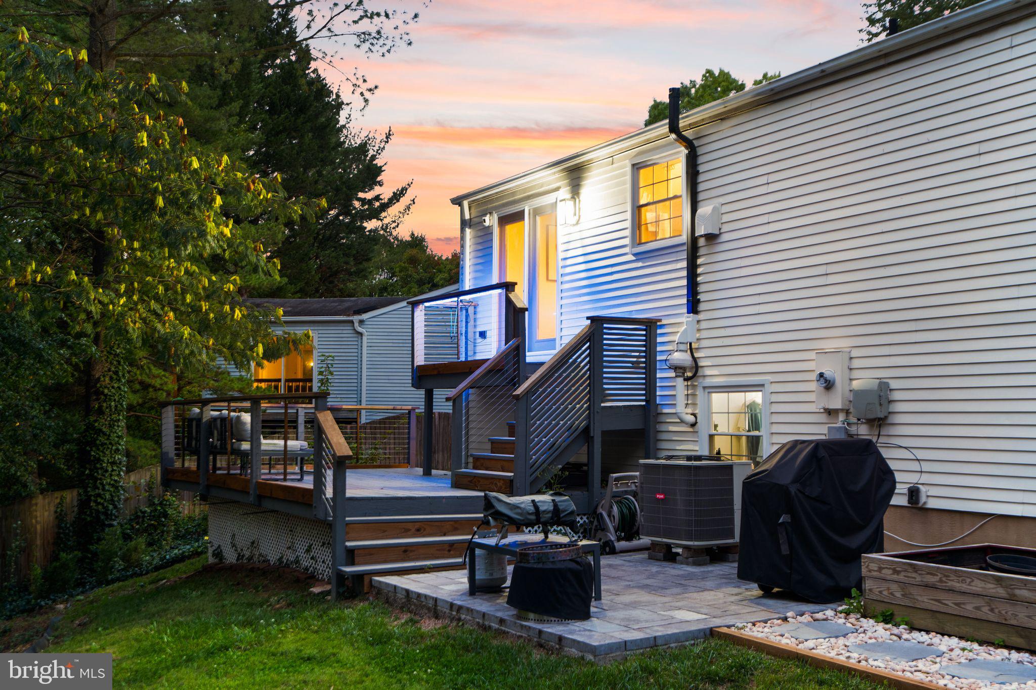 STONEYBROOKE - Residential