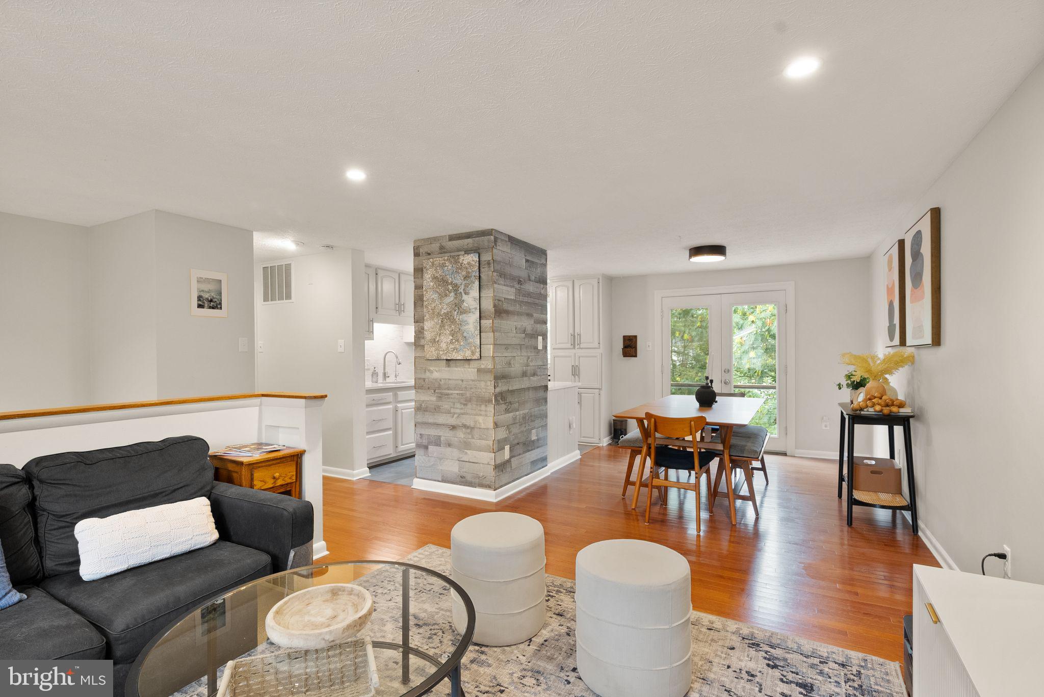 STONEYBROOKE - Residential