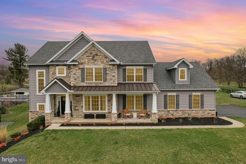 96 FOXFIRE LANE LEWISBERRY PA 17339