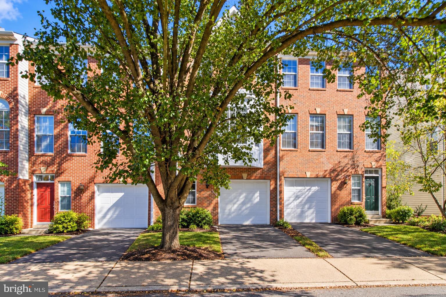 2560 JAMES MADISON CIRCLE