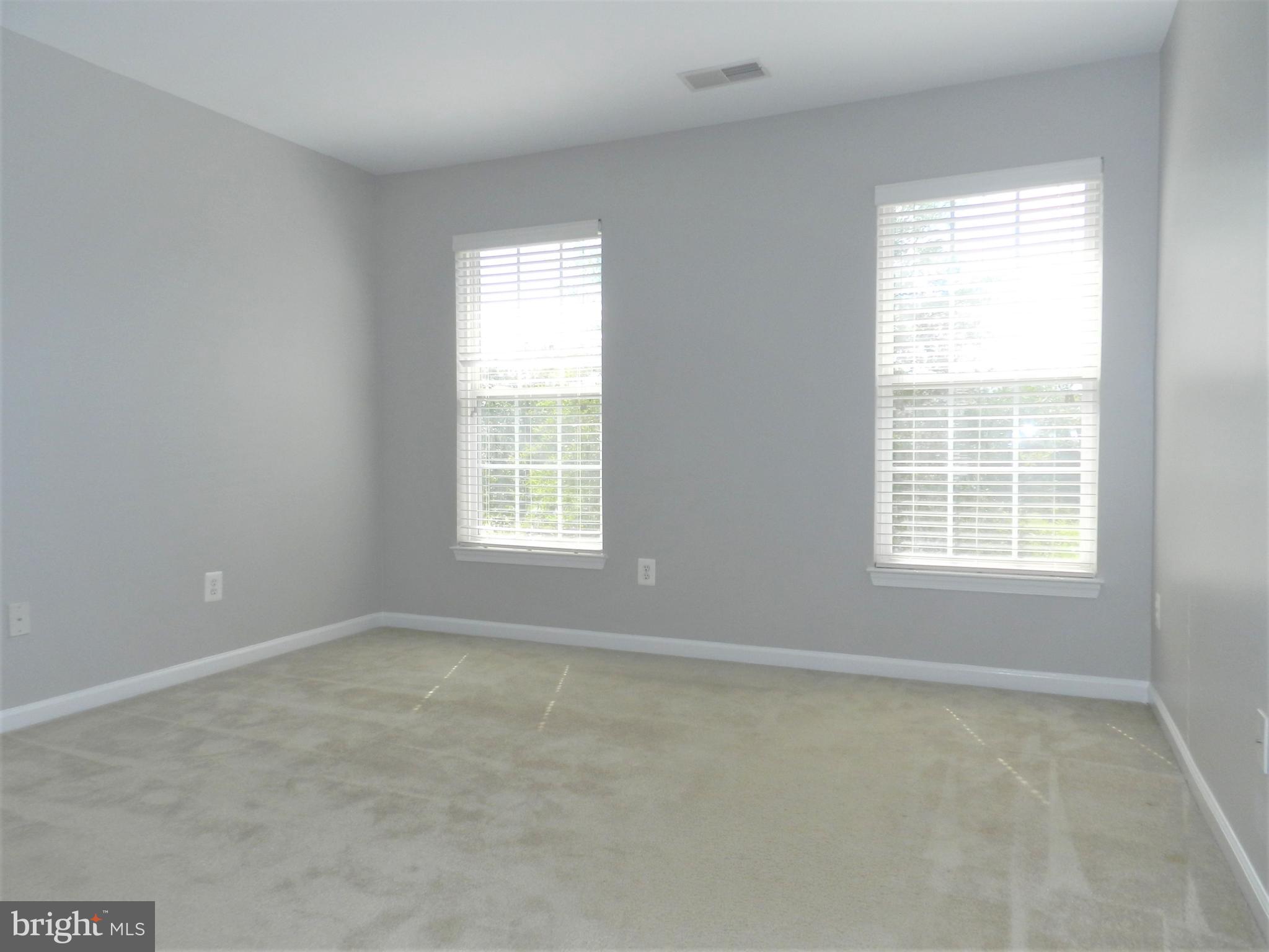 THE FALLS AT LEE'S PARKE - Residential Lease