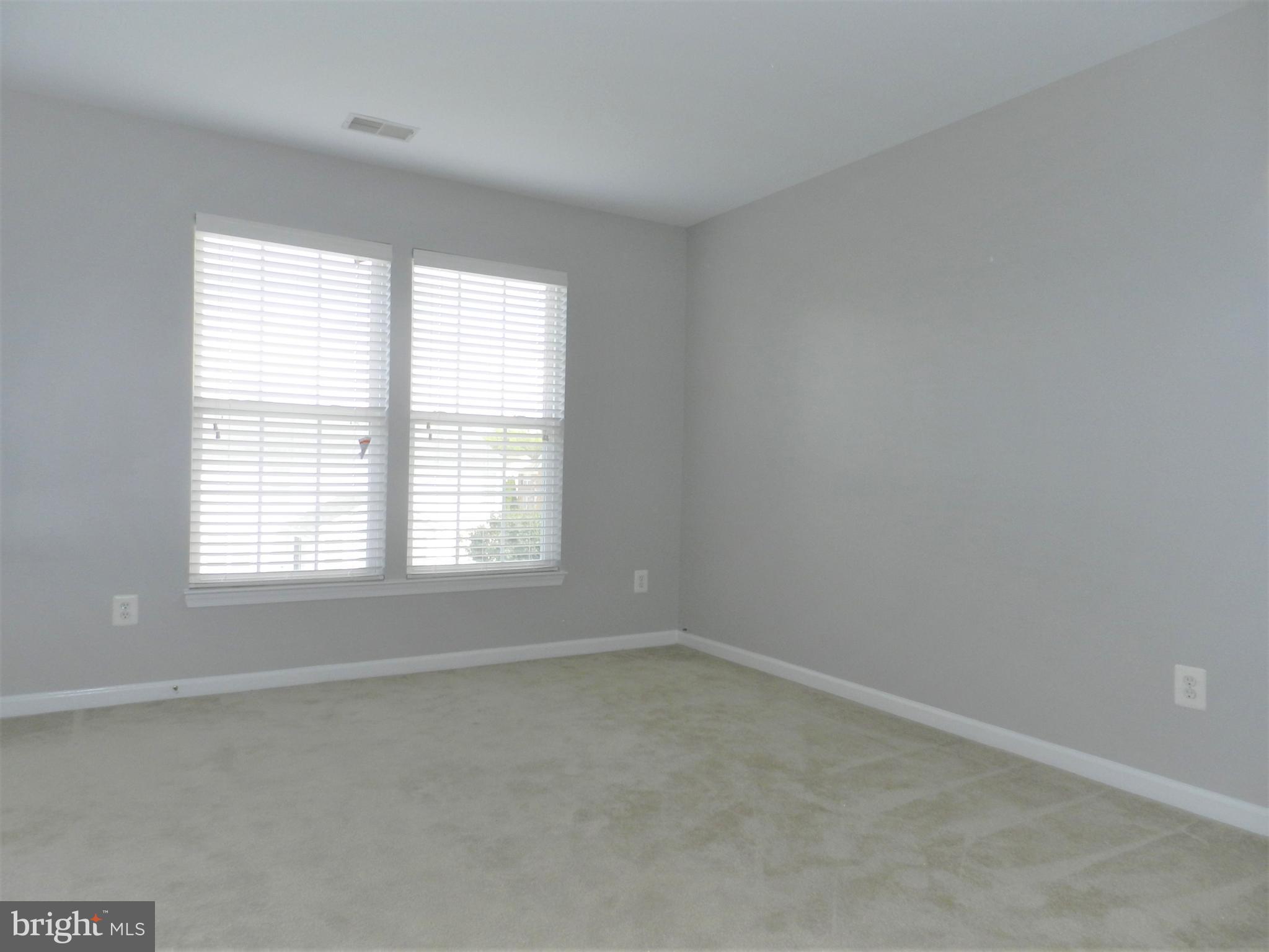 THE FALLS AT LEE'S PARKE - Residential Lease