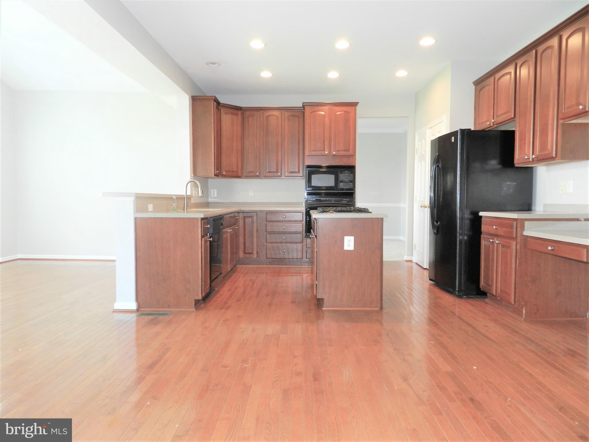 THE FALLS AT LEE'S PARKE - Residential Lease