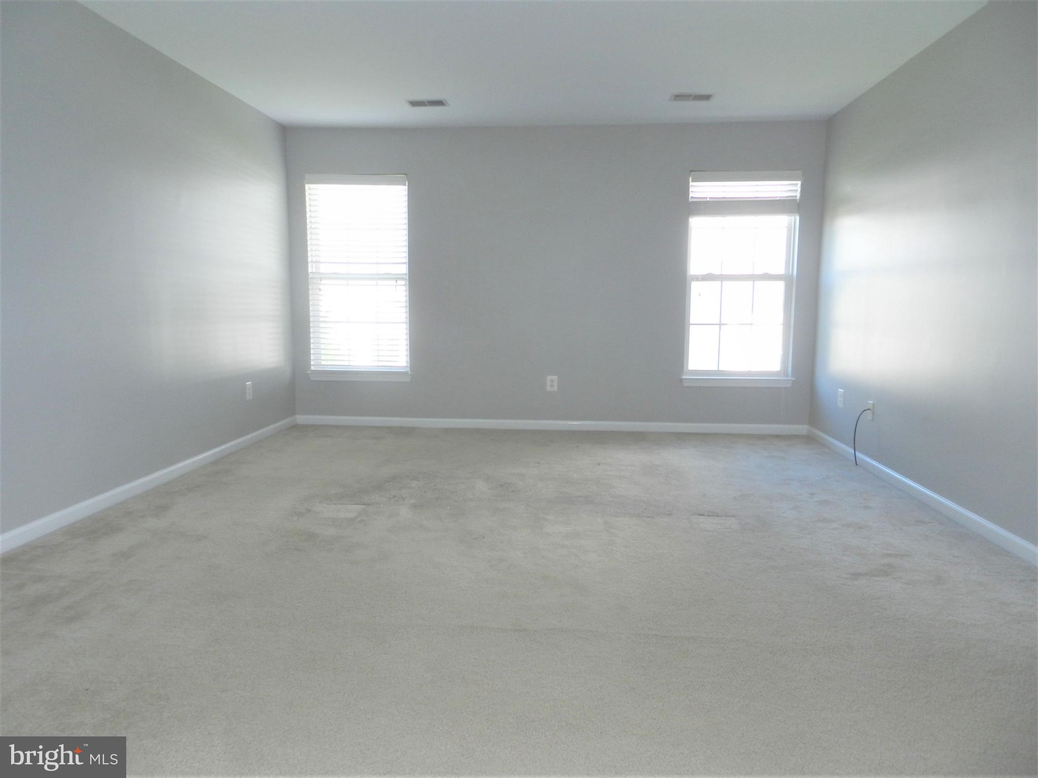 THE FALLS AT LEE'S PARKE - Residential Lease