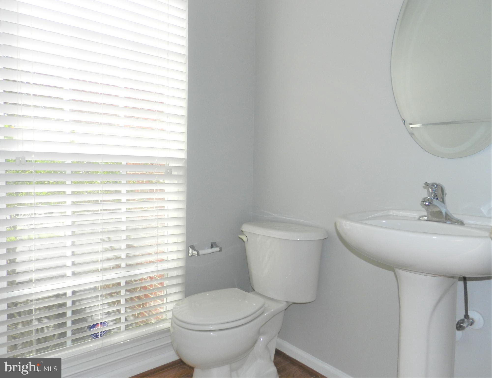 THE FALLS AT LEE'S PARKE - Residential Lease