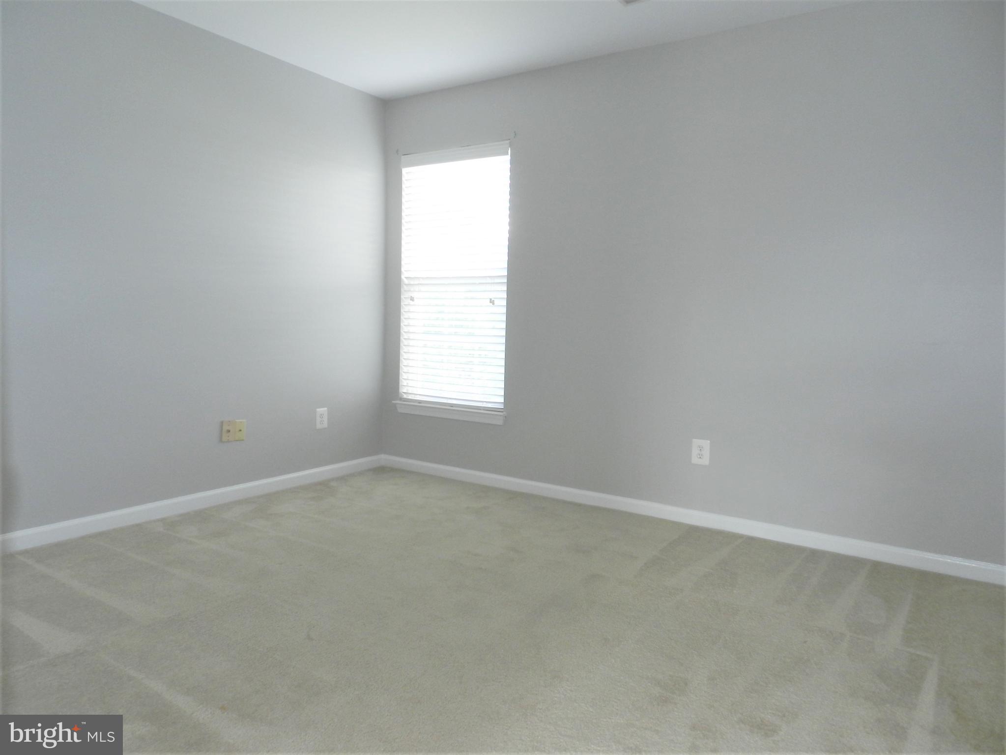 THE FALLS AT LEE'S PARKE - Residential Lease