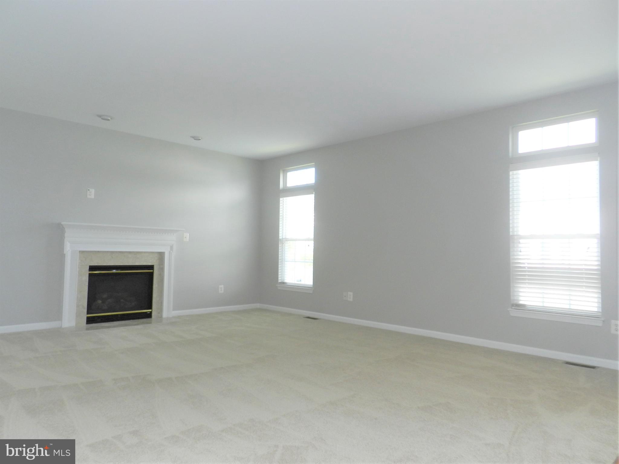 THE FALLS AT LEE'S PARKE - Residential Lease