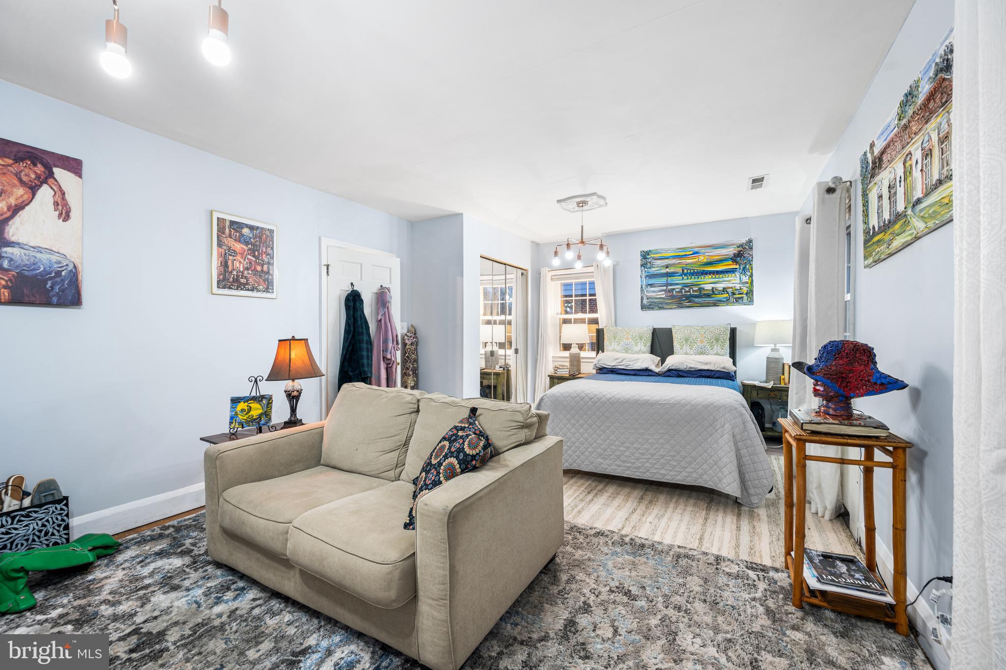 TEN HILLS - Residential