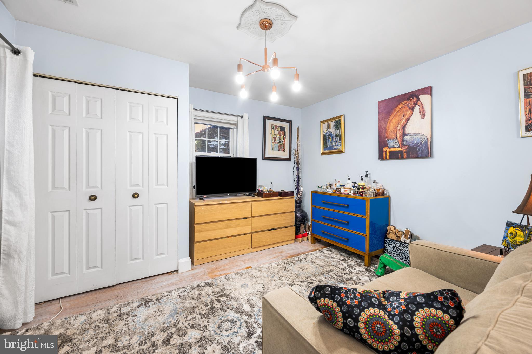 TEN HILLS - Residential