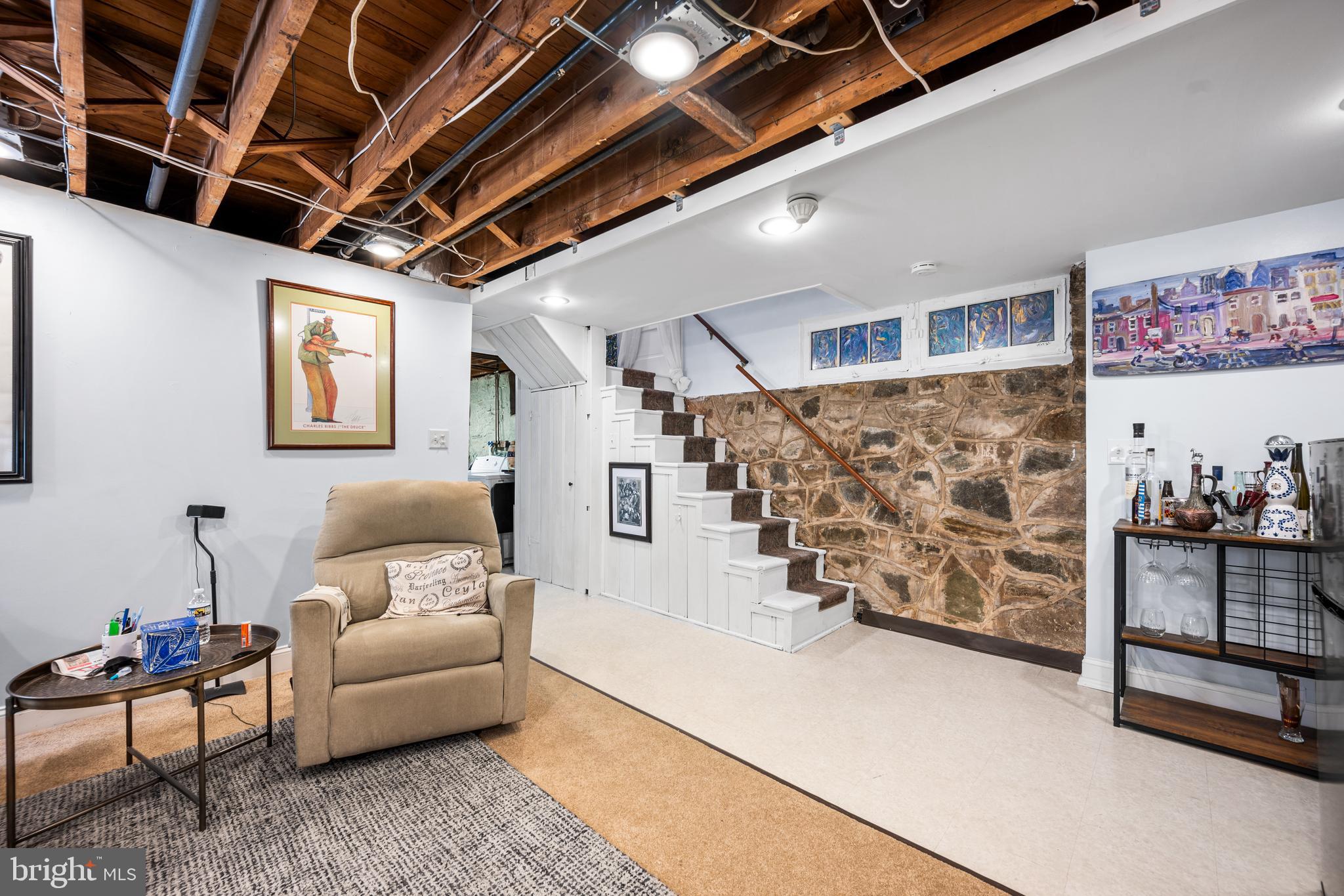 TEN HILLS - Residential