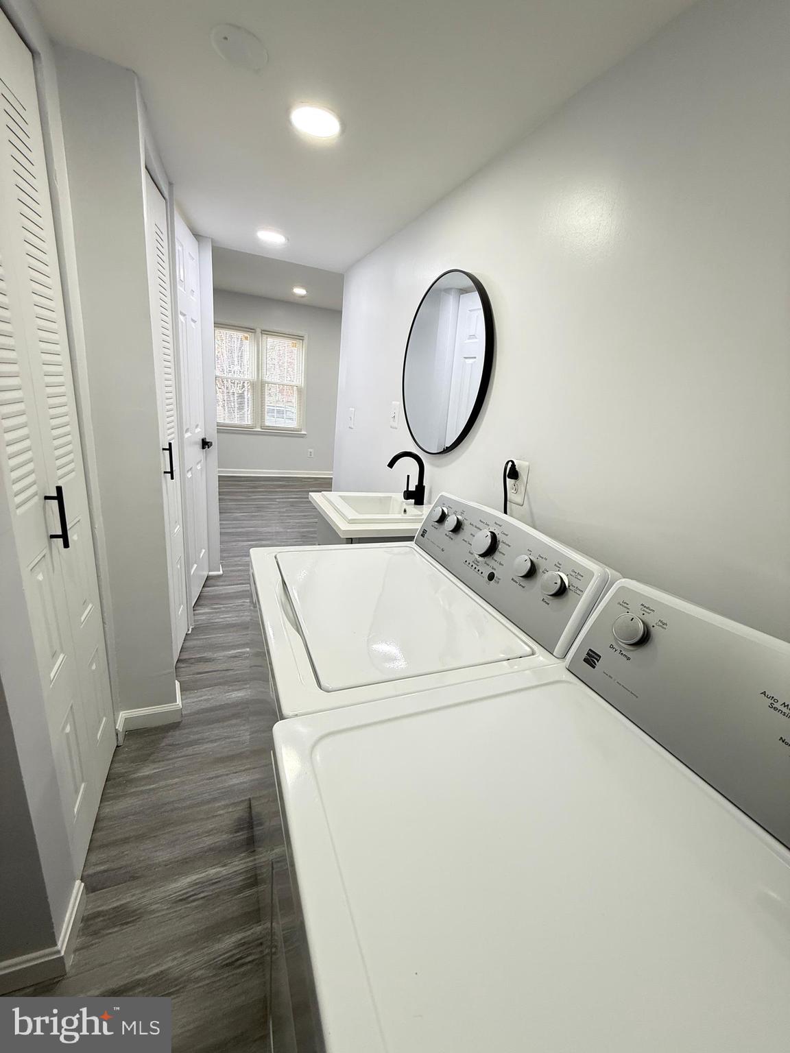 PARKLAWN - Residential