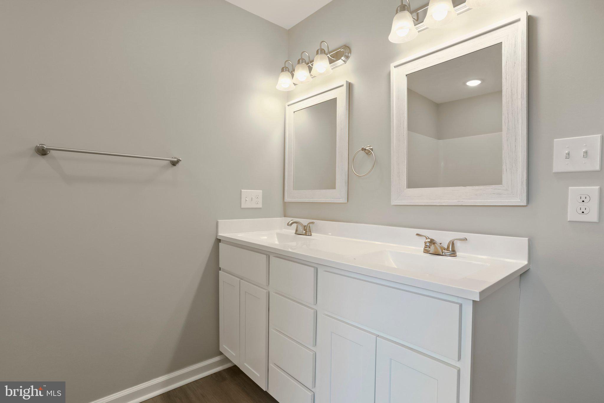 RED HILL - Residential