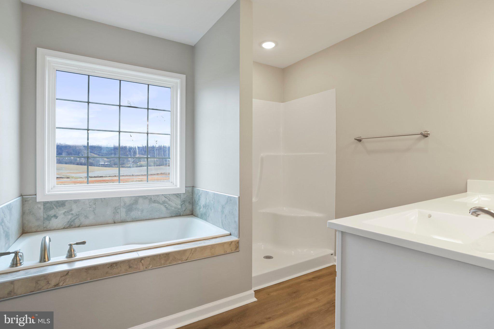 RED HILL - Residential