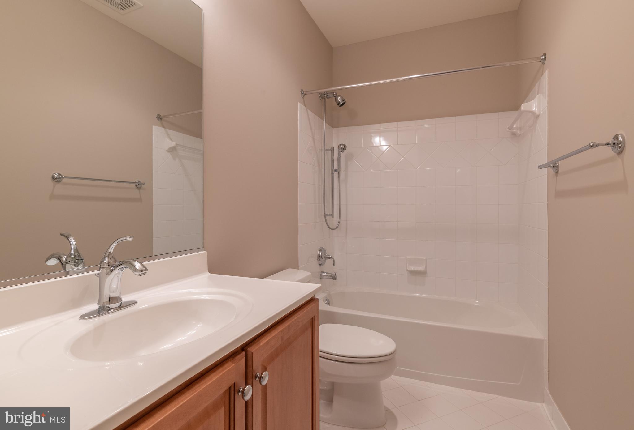 TIMBERLAKE ESTATES - Residential