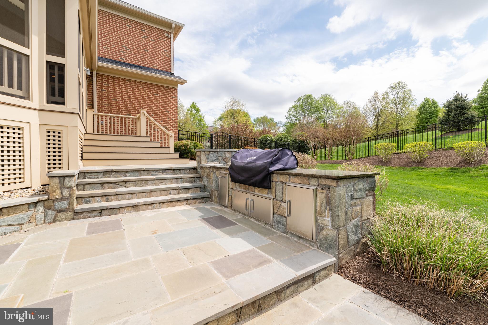 TIMBERLAKE ESTATES - Residential