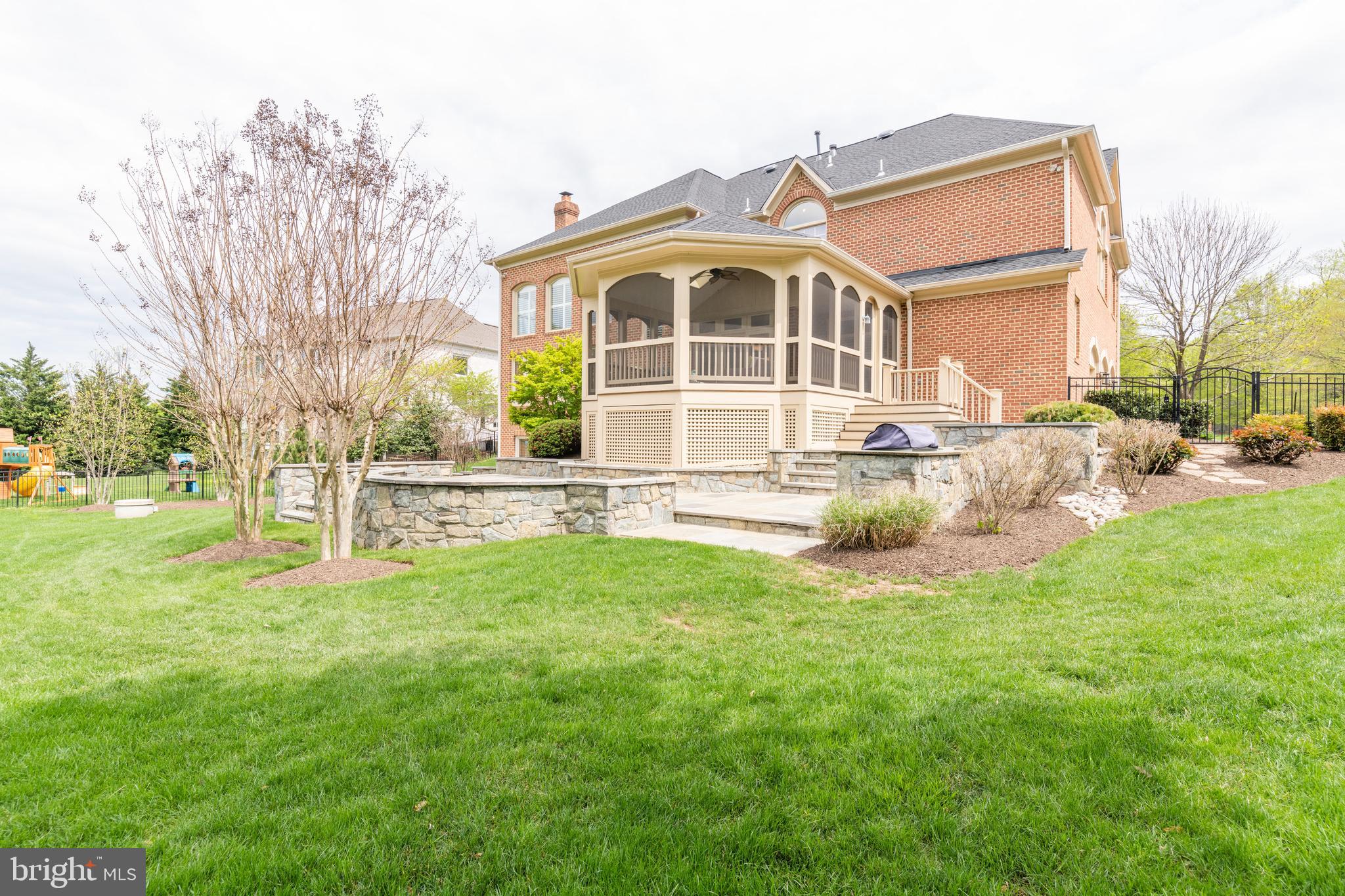 TIMBERLAKE ESTATES - Residential