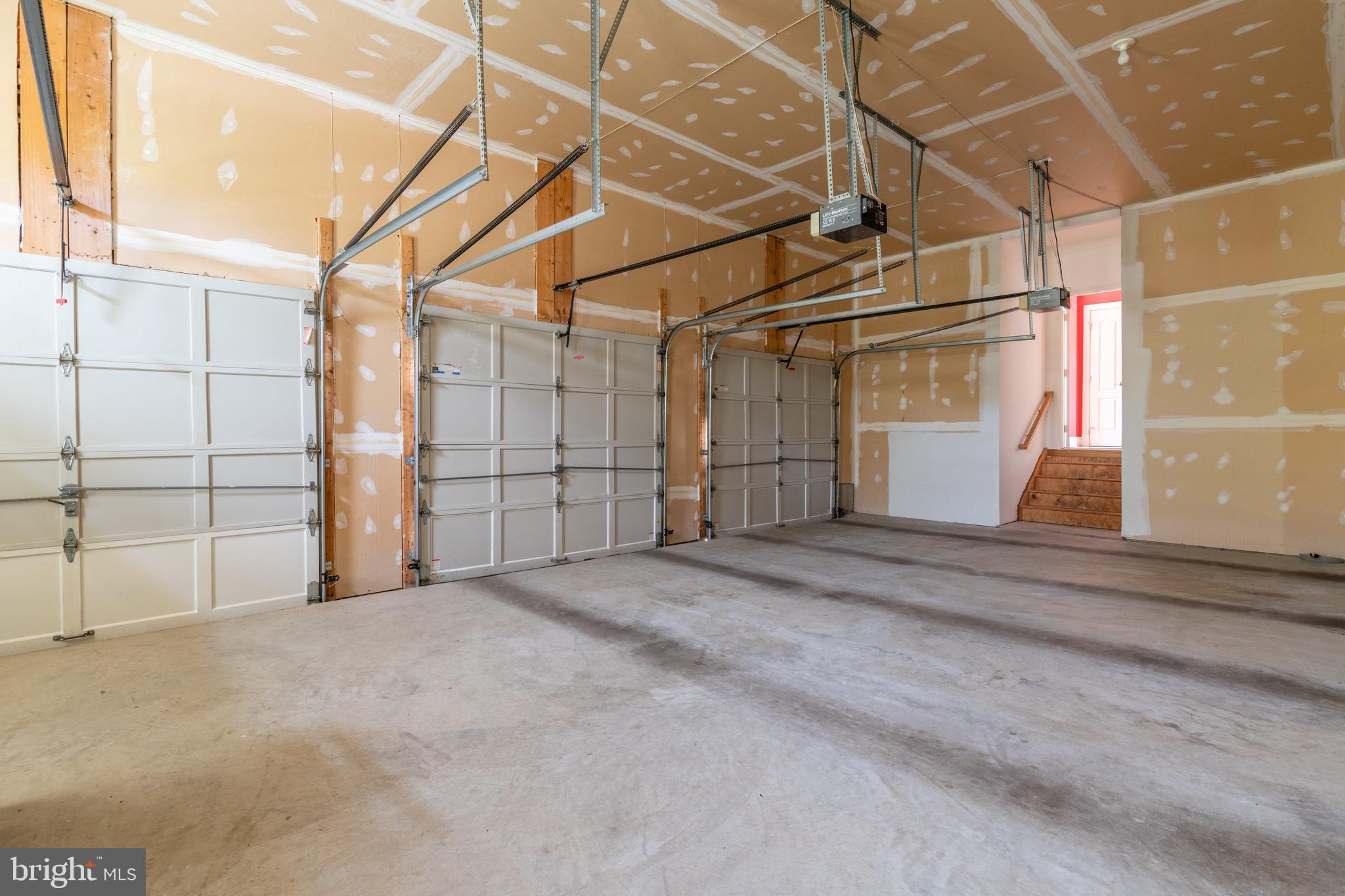 TIMBERLAKE ESTATES - Residential