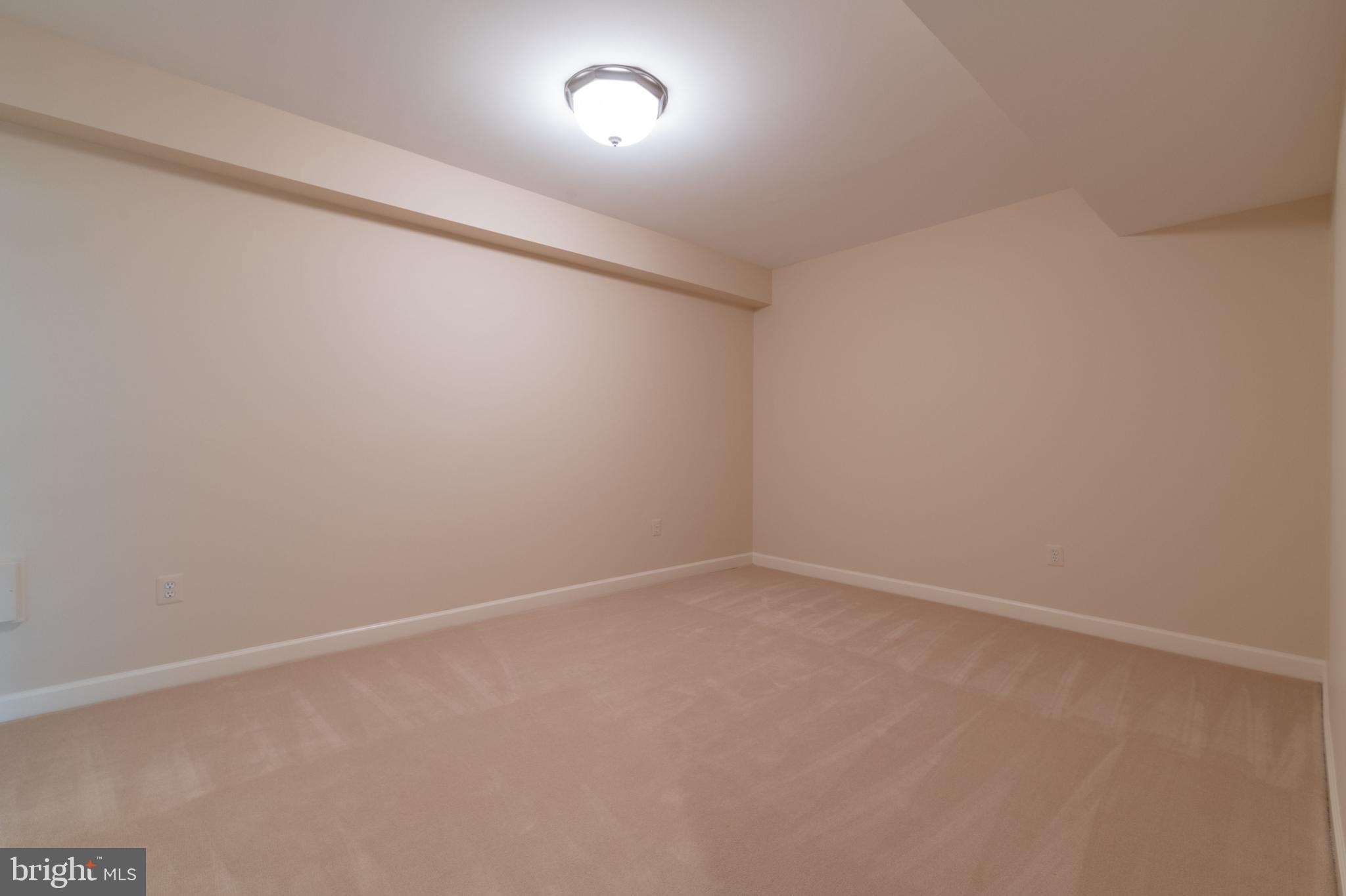 TIMBERLAKE ESTATES - Residential