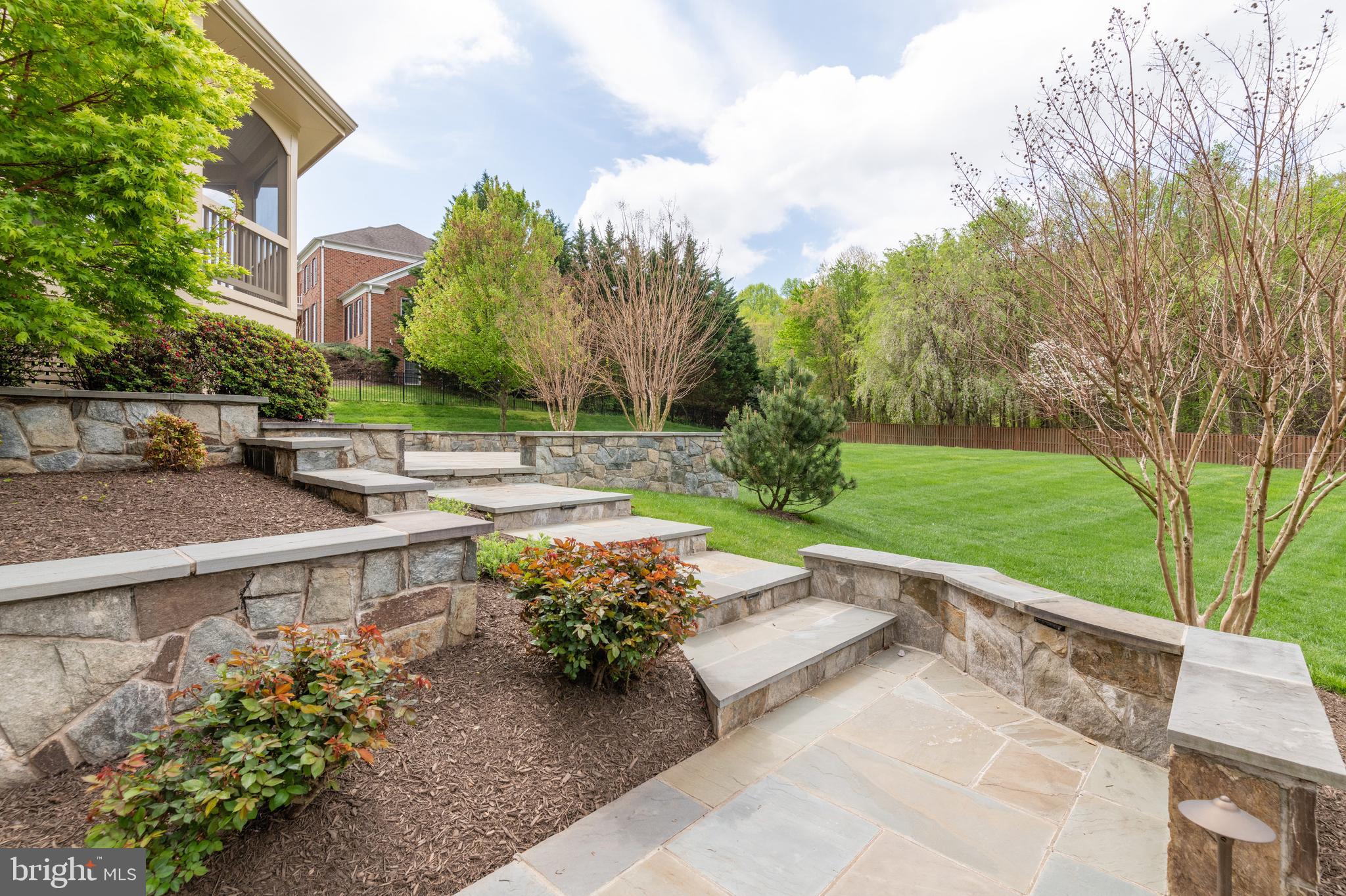 TIMBERLAKE ESTATES - Residential