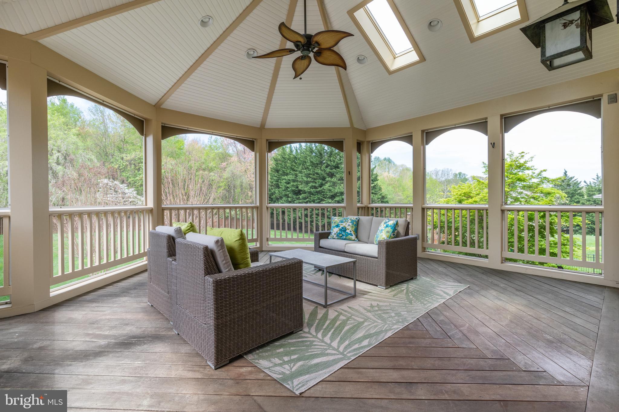 TIMBERLAKE ESTATES - Residential