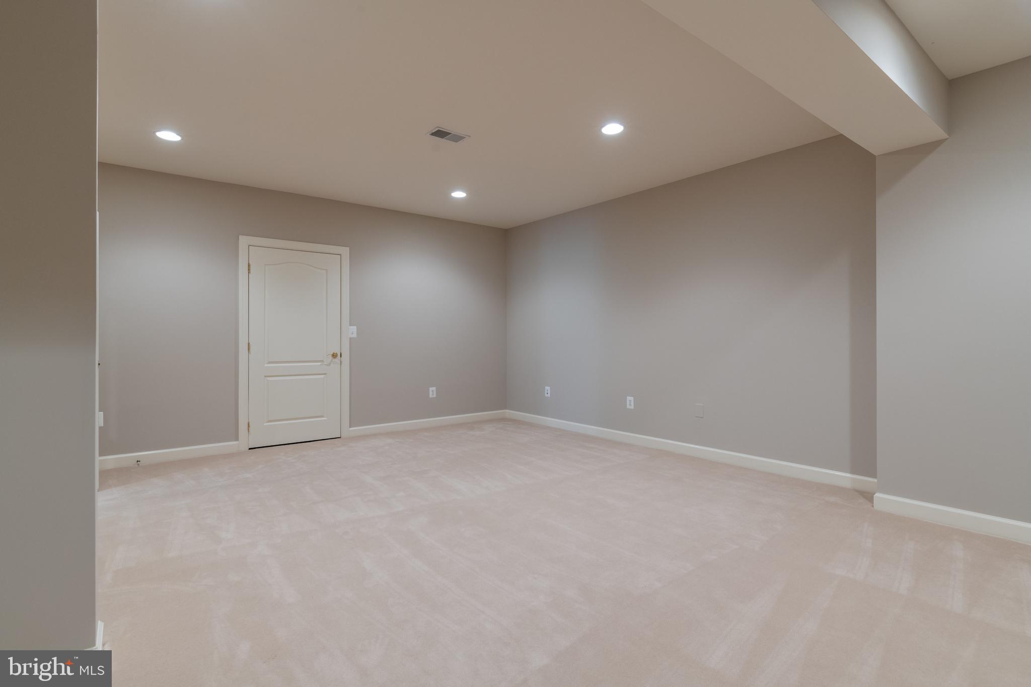 TIMBERLAKE ESTATES - Residential