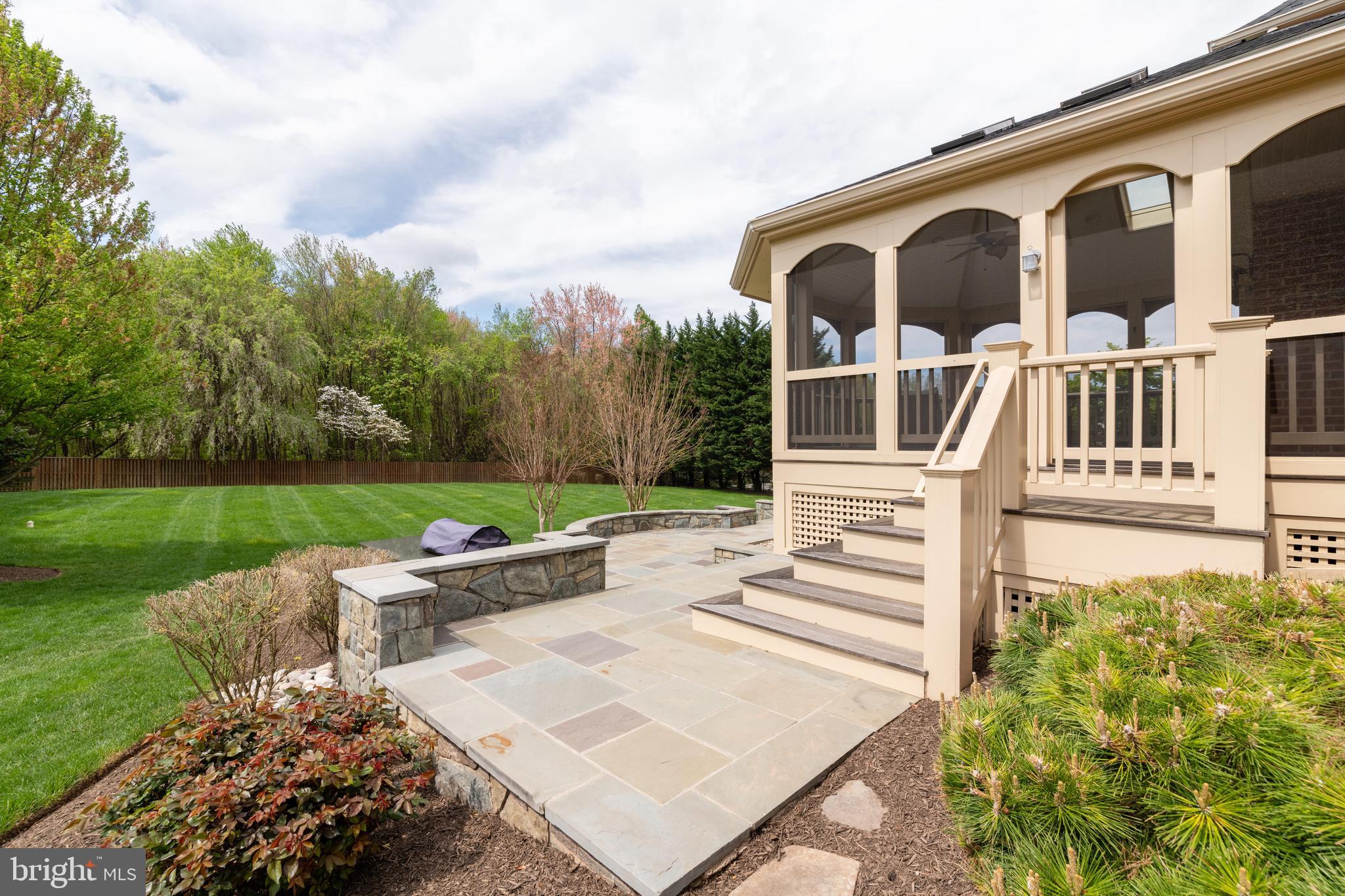 TIMBERLAKE ESTATES - Residential