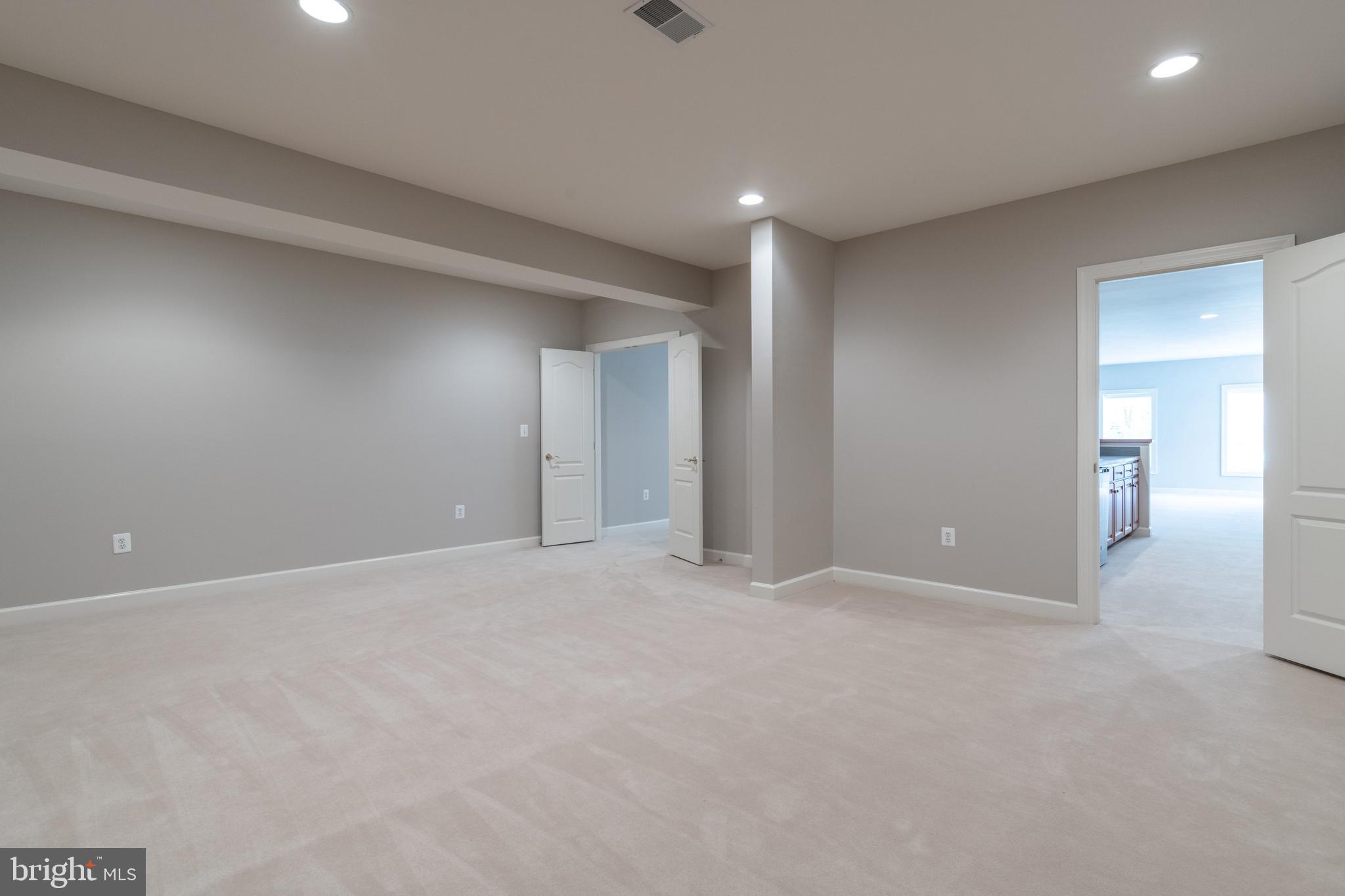 TIMBERLAKE ESTATES - Residential