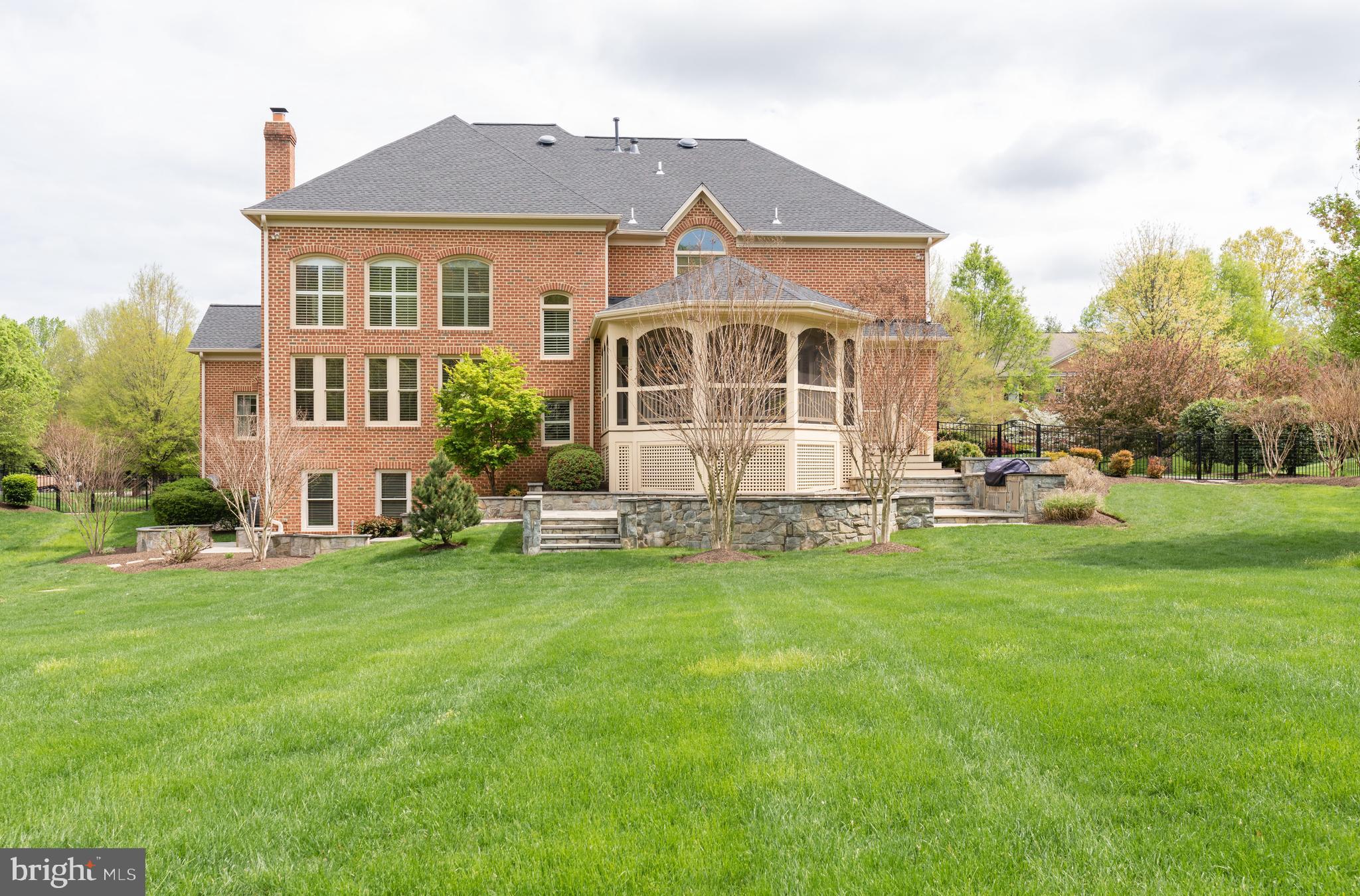 TIMBERLAKE ESTATES - Residential