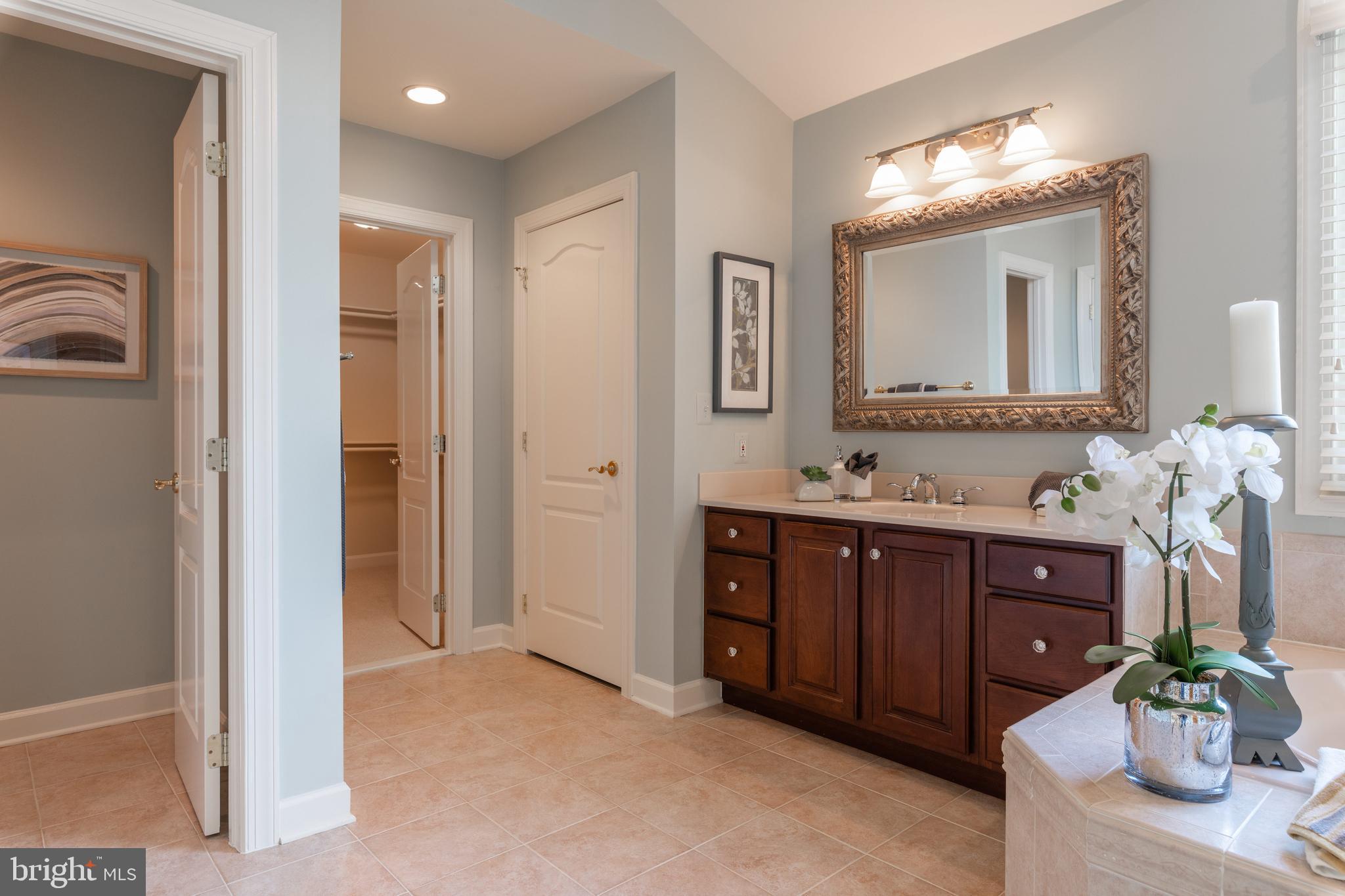 TIMBERLAKE ESTATES - Residential