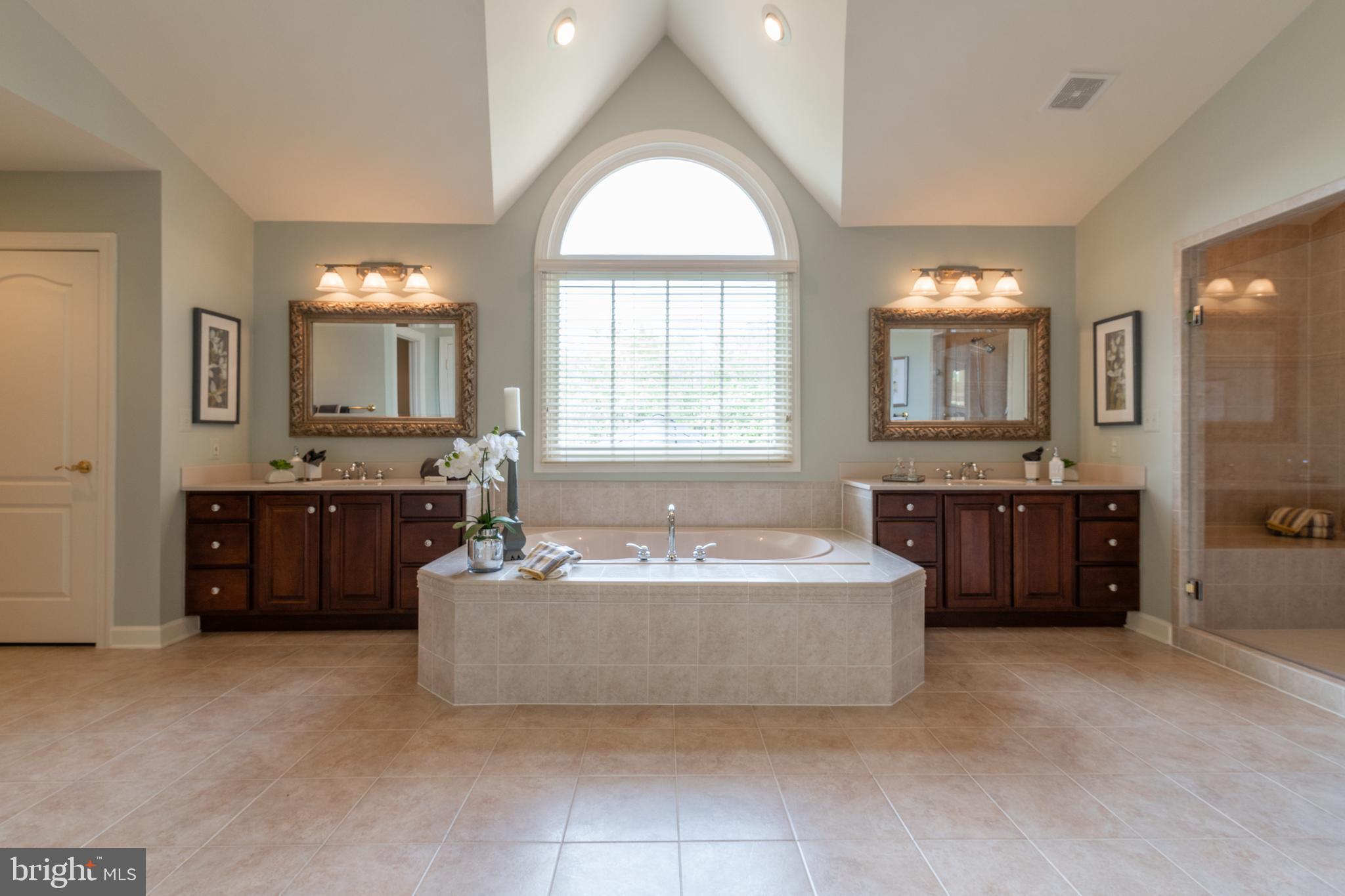 TIMBERLAKE ESTATES - Residential