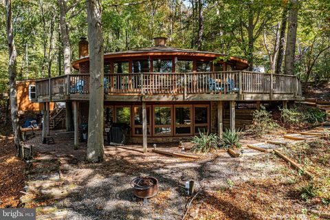 Photo of 316 Plantation Drive, MONTROSS, VA 22520 (MLS # VAWE2010028) Photo of 316 Plantation Drive, MONTROSS, VA 22520 (MLS # VAWE2010028)