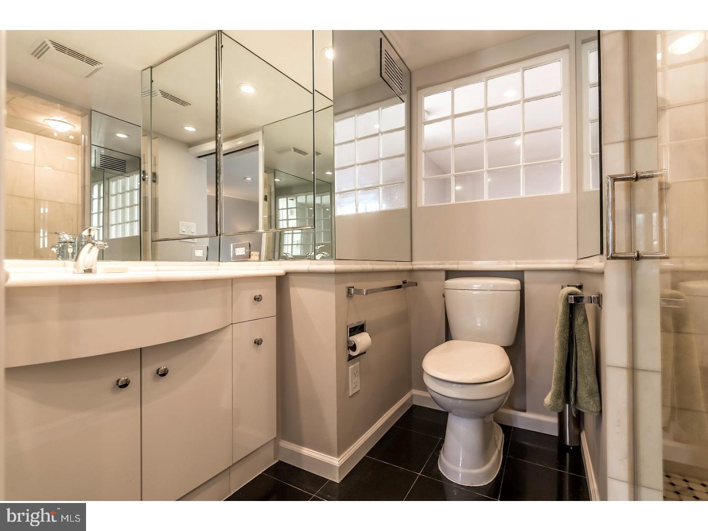 SOCIETY HILL - Residential