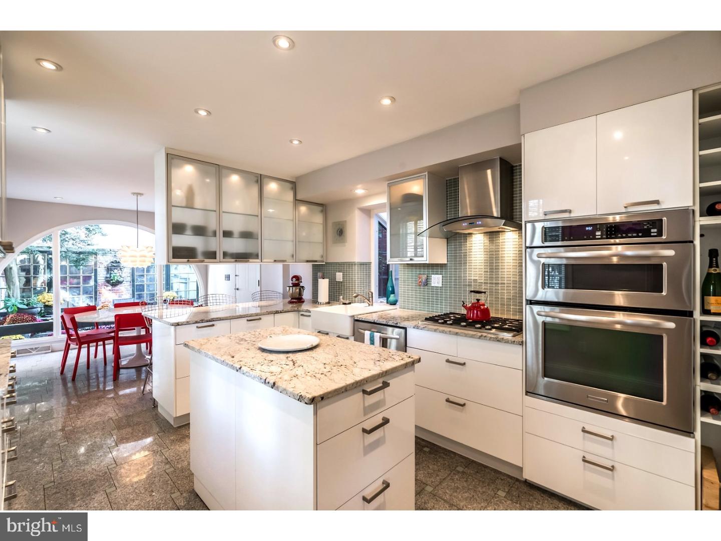 SOCIETY HILL - Residential