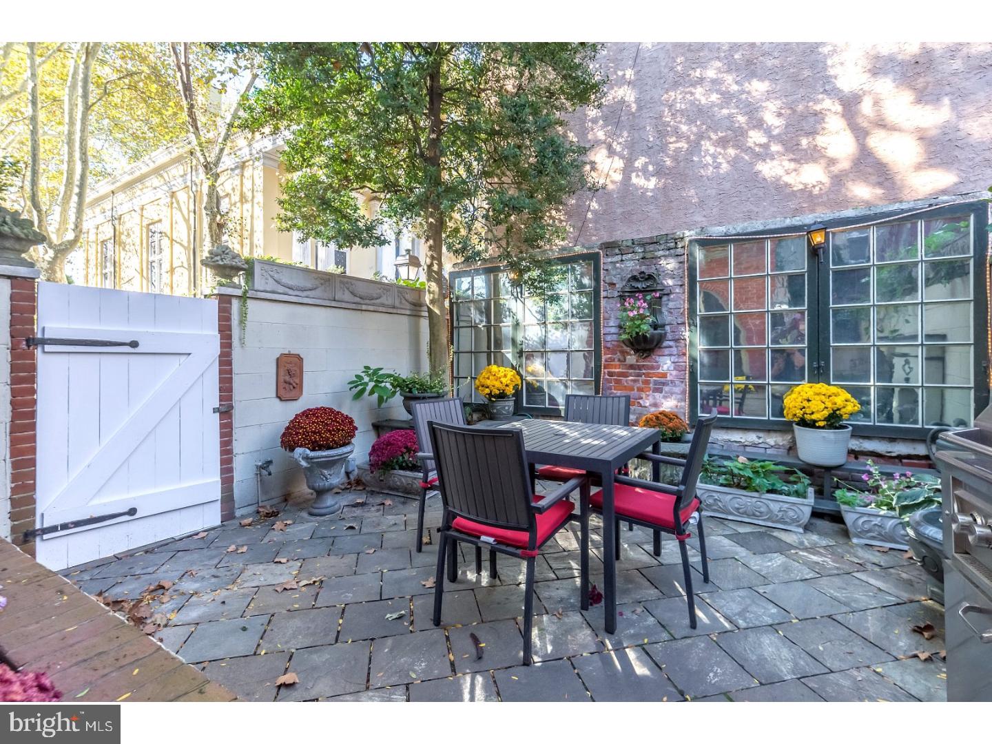 SOCIETY HILL - Residential