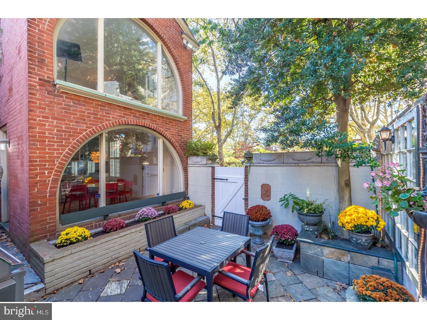 SOCIETY HILL - Residential