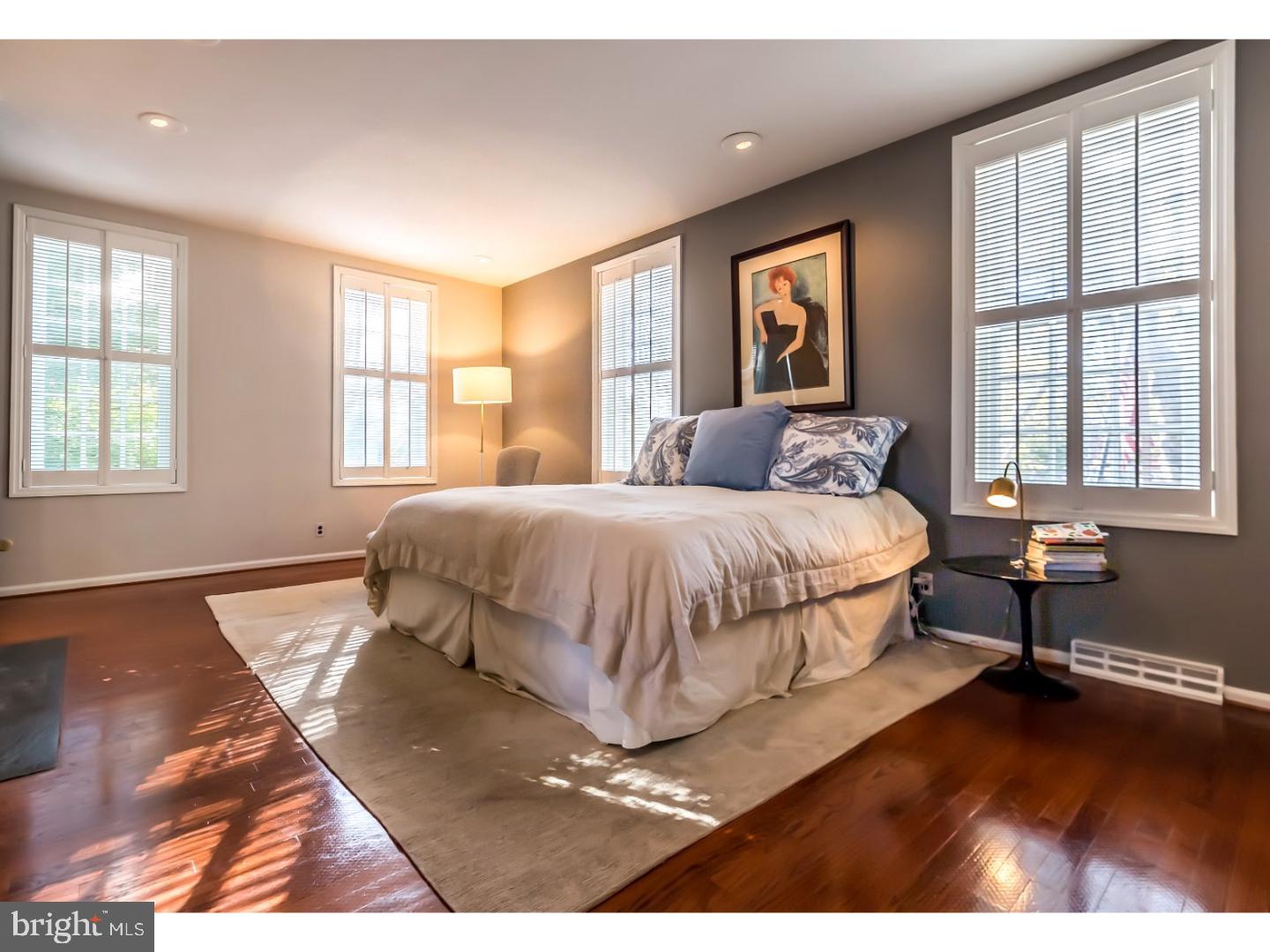 SOCIETY HILL - Residential