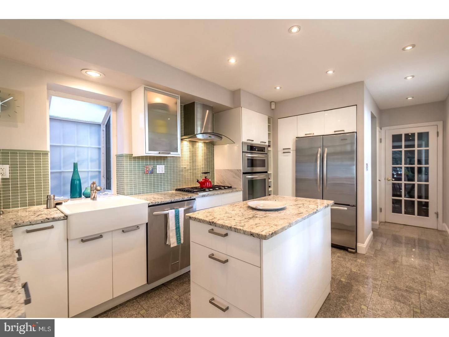 SOCIETY HILL - Residential